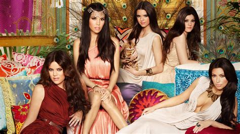 Watch Keeping Up with the Kardashians .
